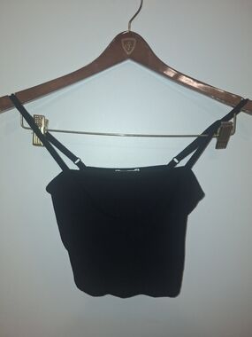 Bozzolo Black Ribbed Spaghetti Strap Crop Cami